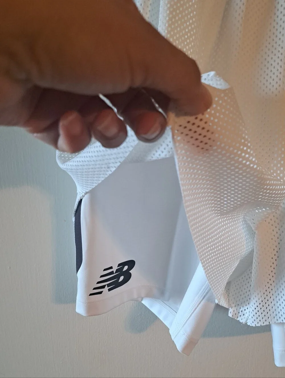 New Balance Women’s Mesh Overlay 2-in-1 Athletic Shorts White Size L NWT